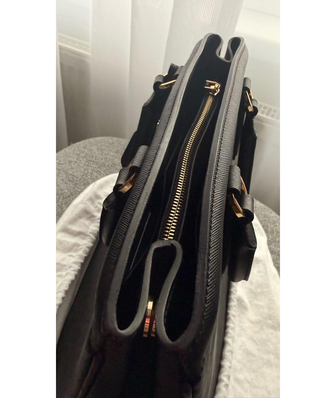 PRADA Черная кожаная сумка с короткими ручками, фото 4