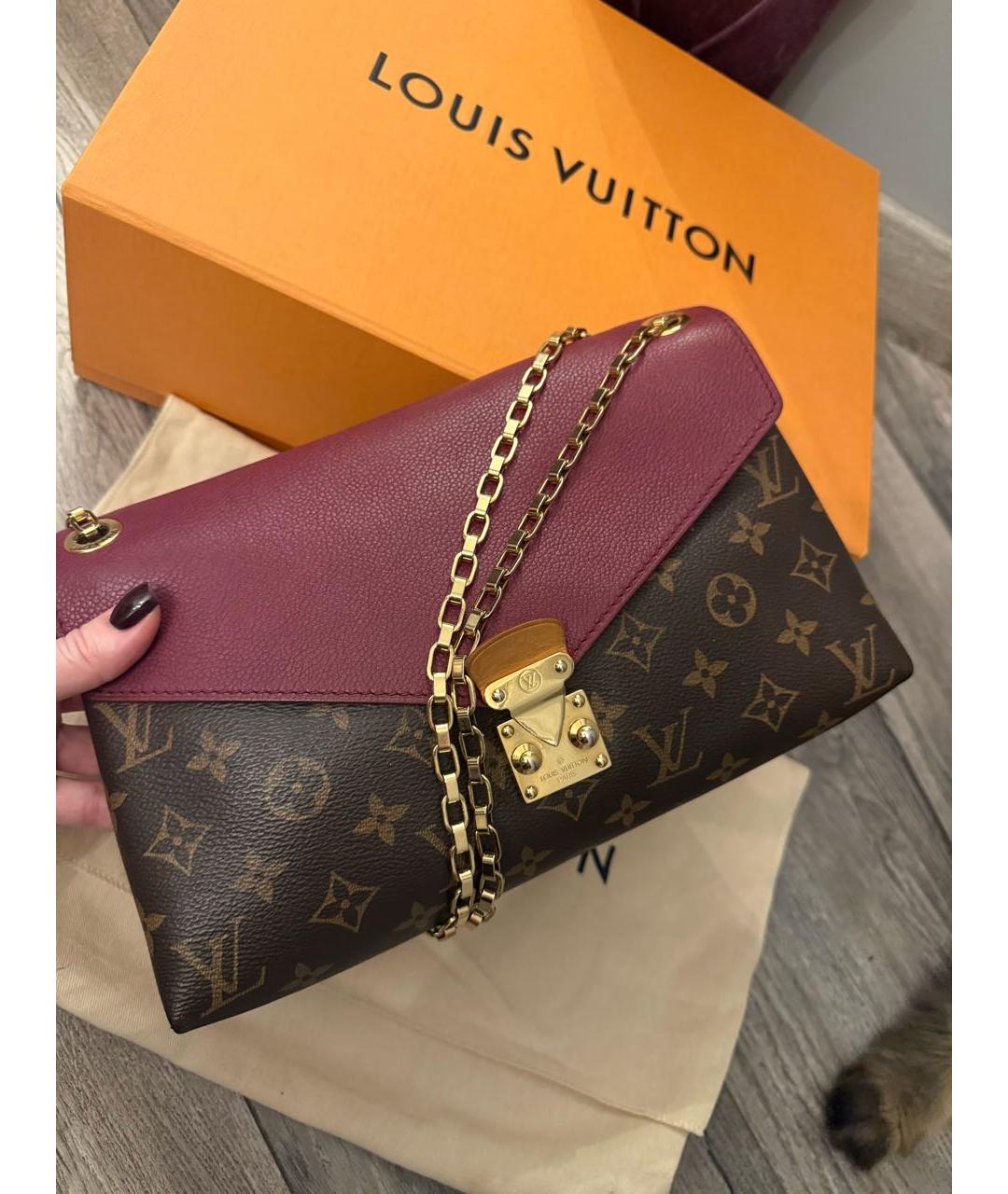 LOUIS VUITTON Бордовая кожаная сумка через плечо, фото 7