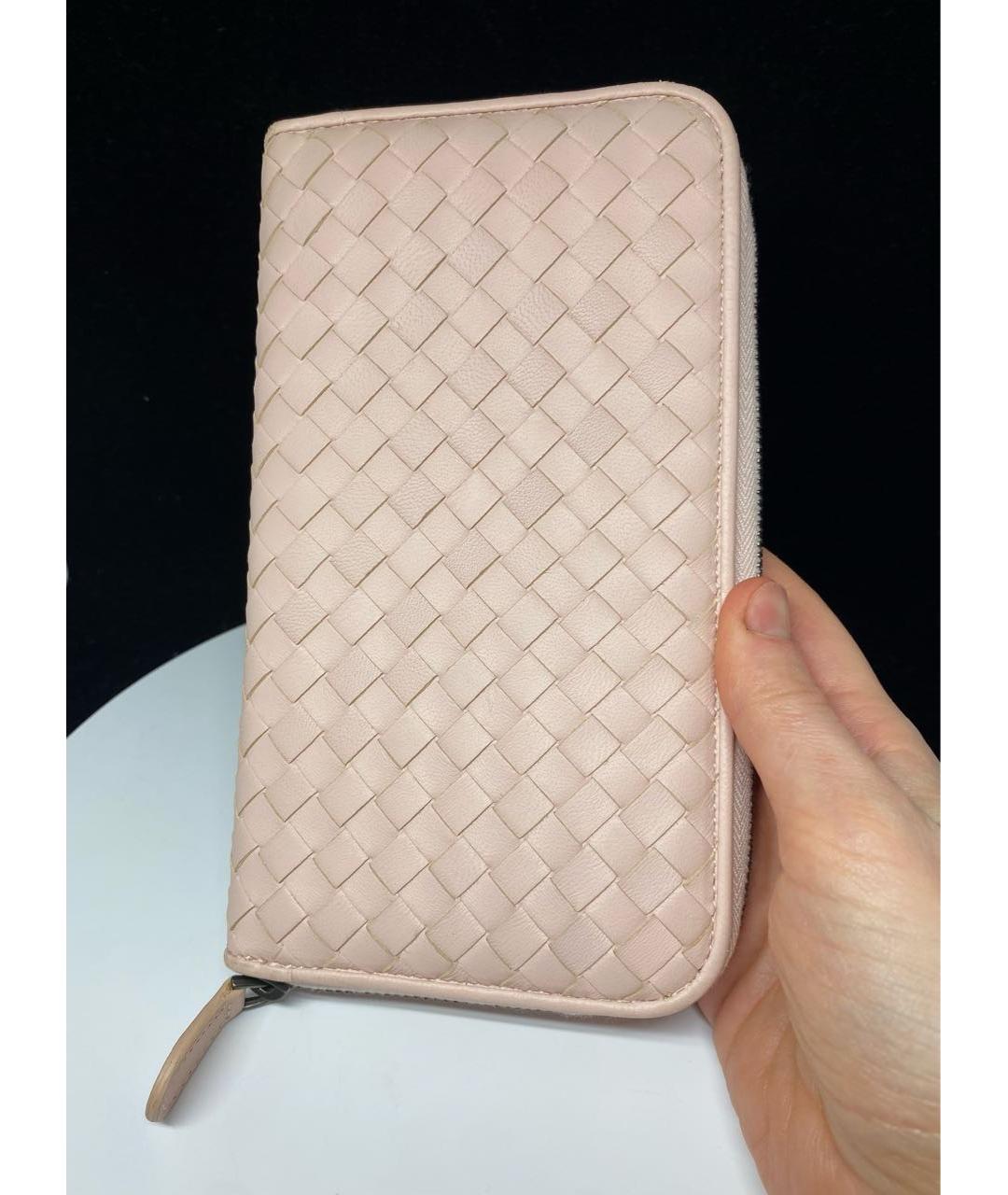 BOTTEGA VENETA Розовый кожаный кошелек, фото 8