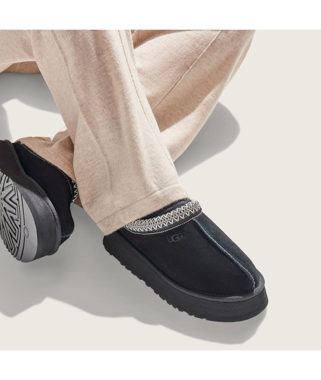 UGG AUSTRALIA Черные замшевые сабо, фото 2