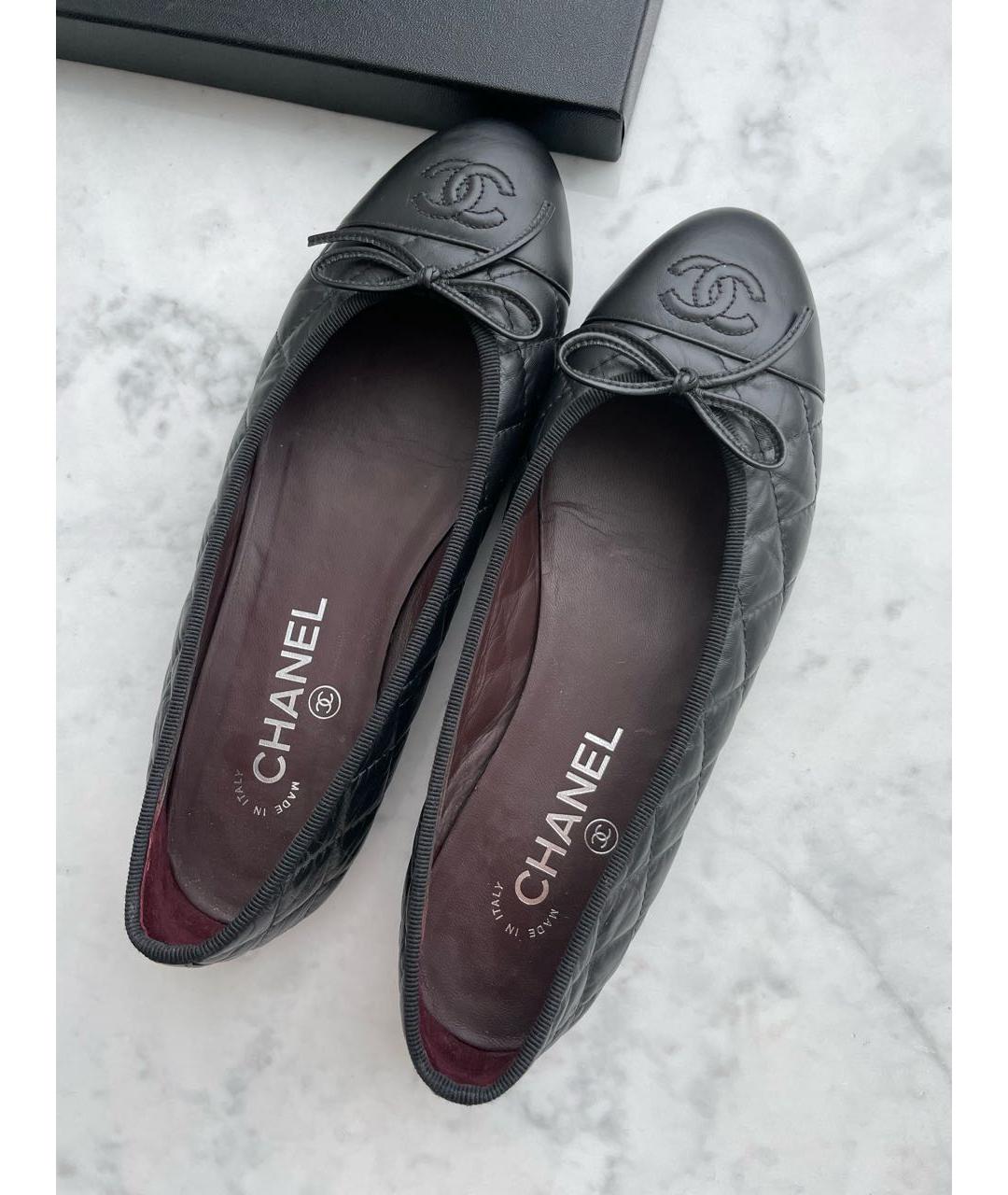 CHANEL Черные кожаные балетки, фото 2