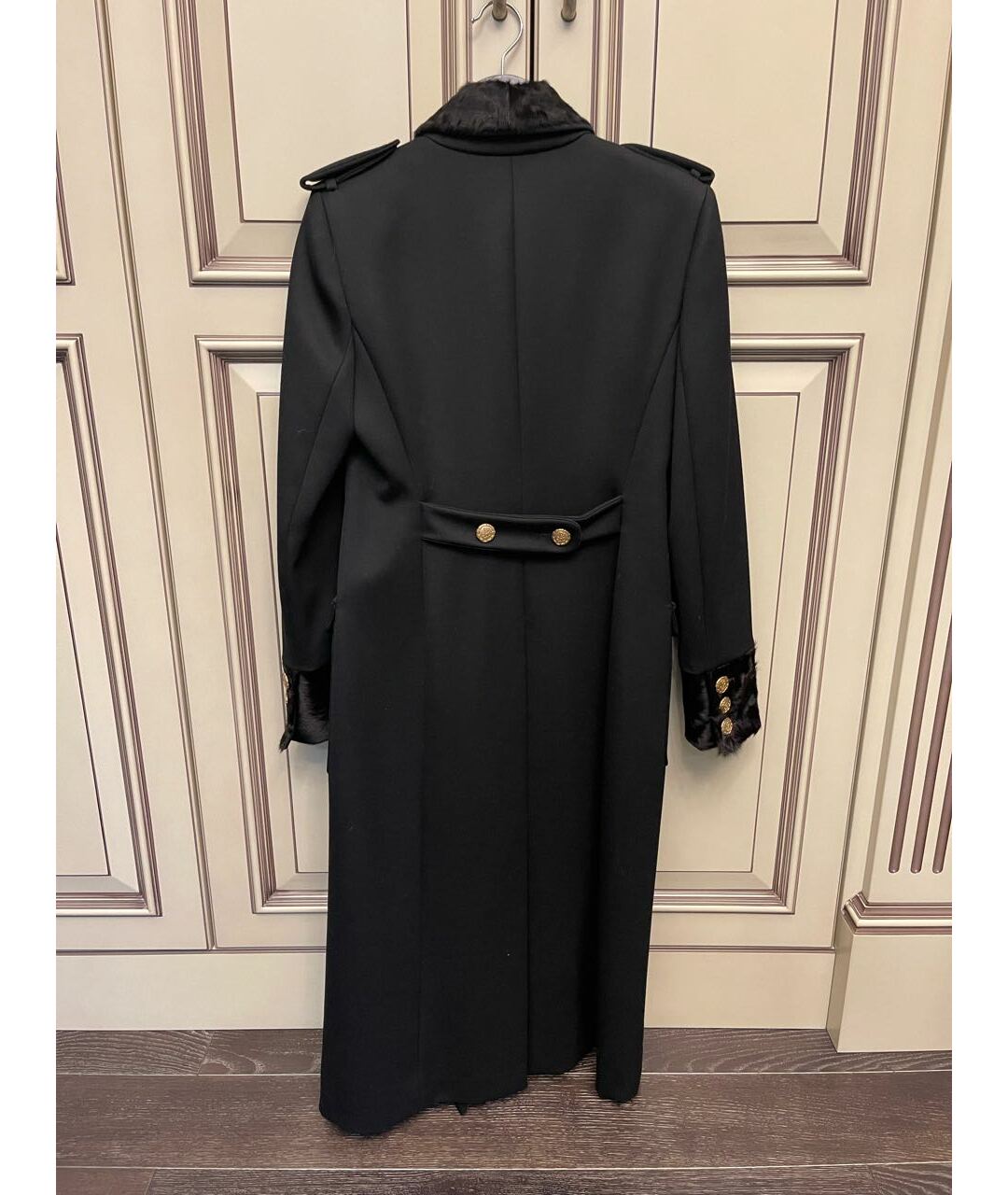 SALVATORE FERRAGAMO Черное шерстяное пальто, фото 3