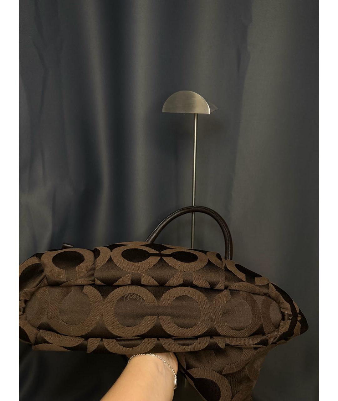 COACH Коричневая тканевая сумка с короткими ручками, фото 4