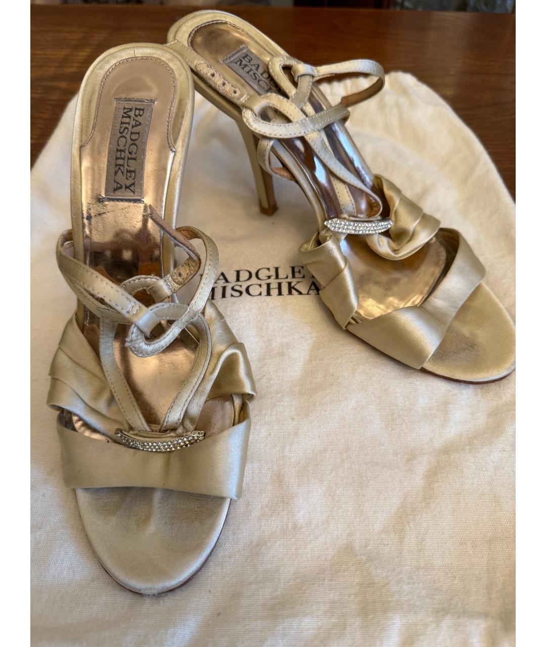 BADGLEY MISCHKA Золотые кожаные босоножки, фото 2