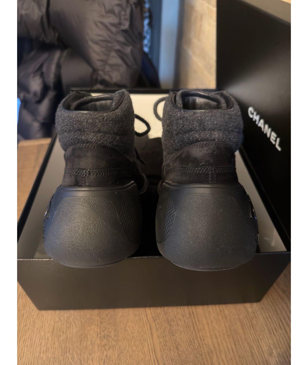 CHANEL Черные замшевые ботинки, фото 4