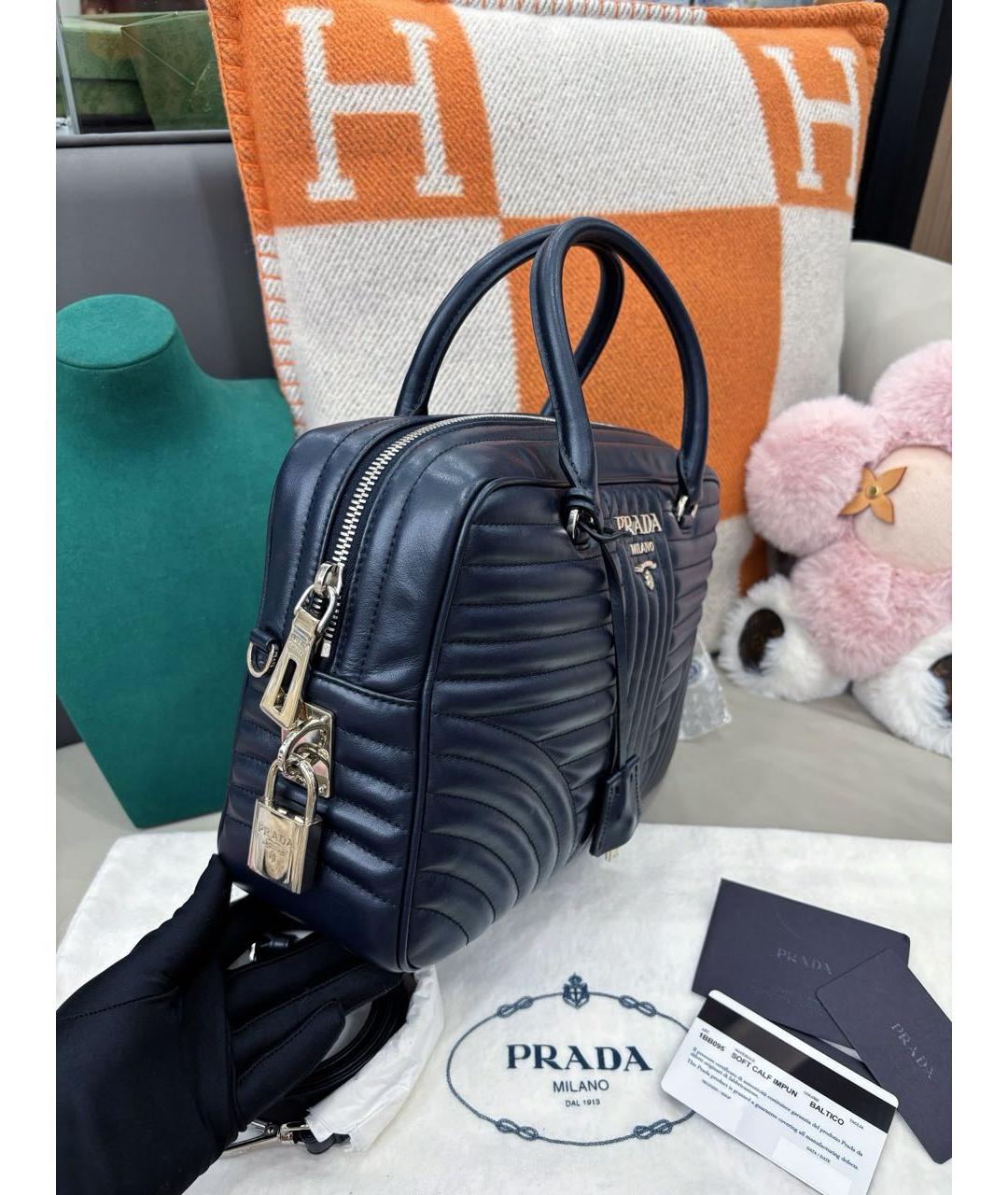 PRADA Темно-синяя кожаная сумка с короткими ручками, фото 3