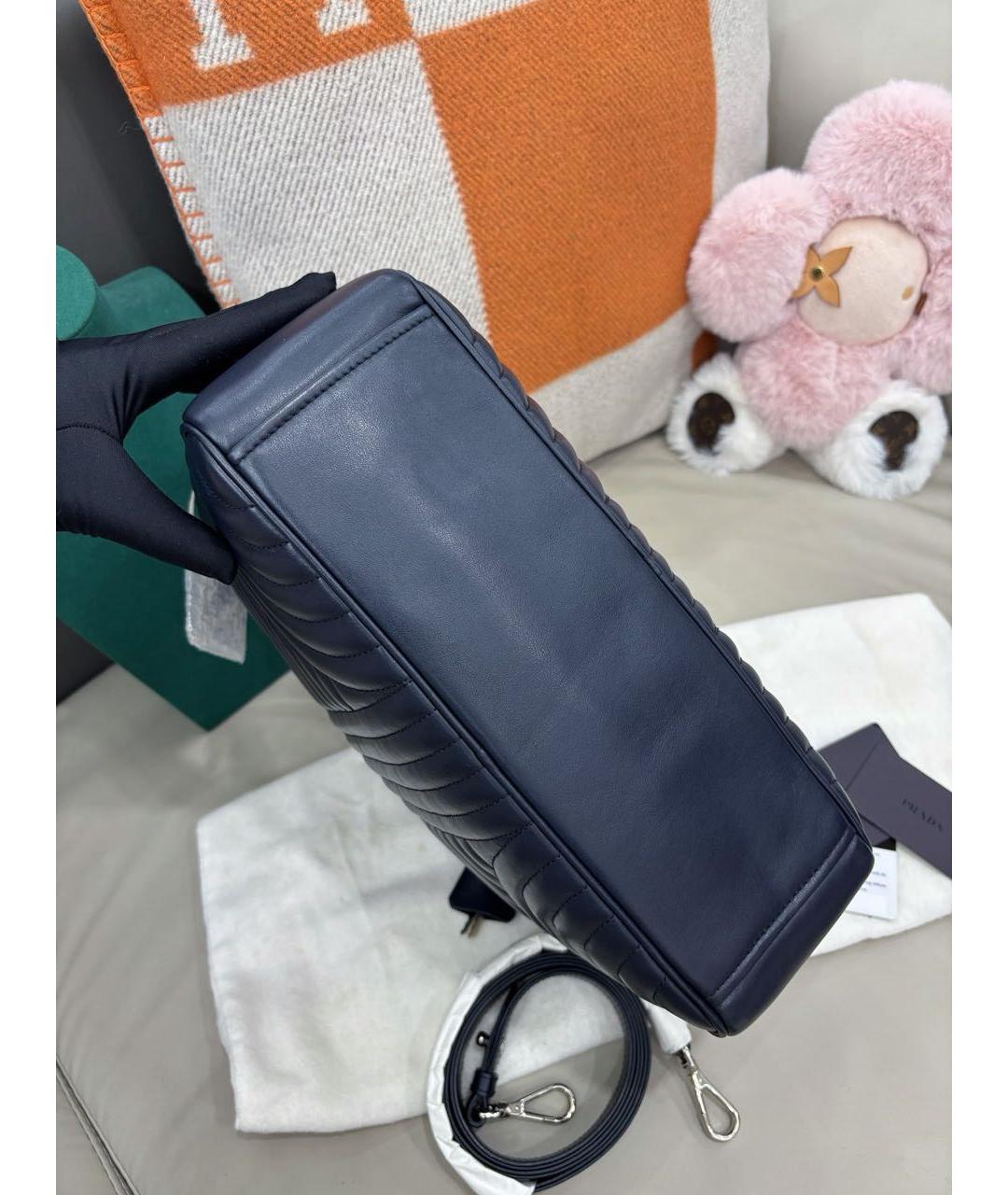 PRADA Темно-синяя кожаная сумка с короткими ручками, фото 5