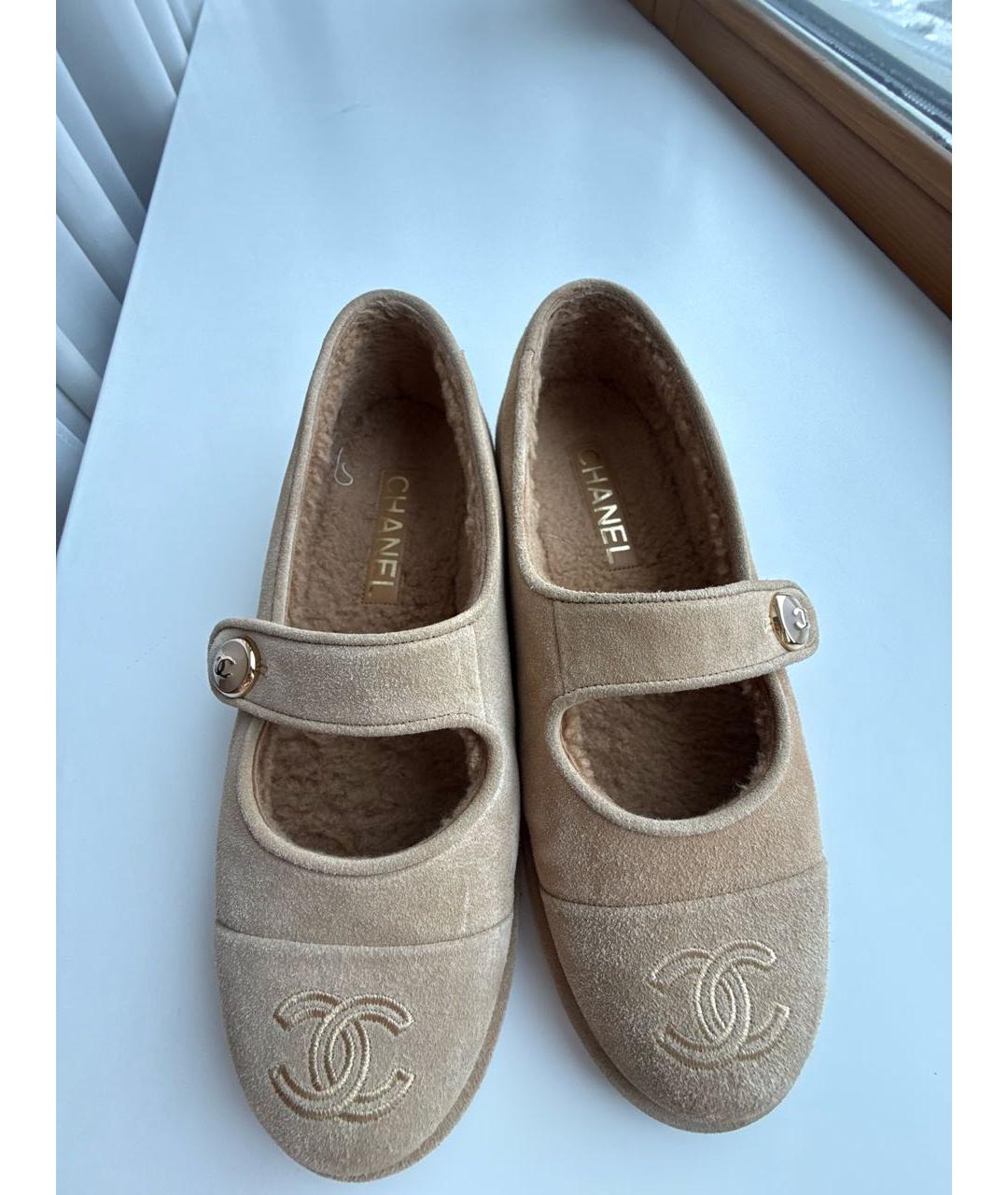 CHANEL Бежевые замшевые балетки, фото 2