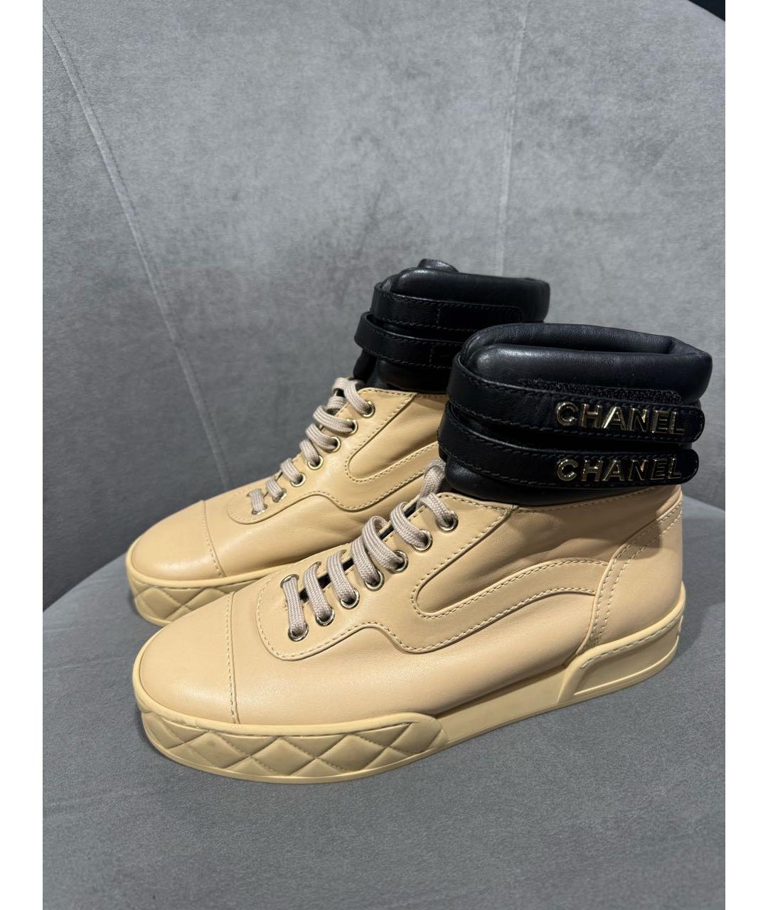 CHANEL Бежевые кожаные ботинки, фото 3