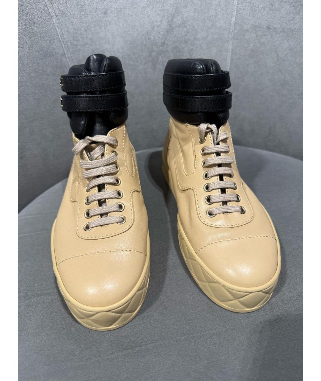 CHANEL Бежевые кожаные ботинки, фото 2