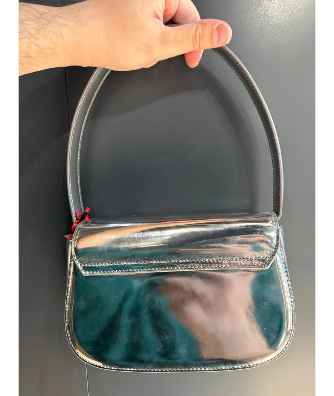 DIESEL Серебряная сумка с короткими ручками из лакированной кожи, фото 2
