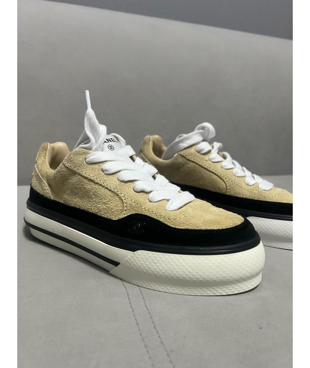 CHANEL Бежевые замшевые кеды, фото 2