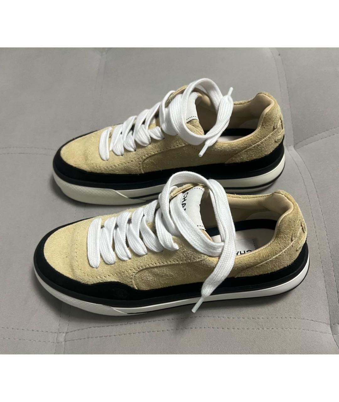 CHANEL Бежевые замшевые кеды, фото 3