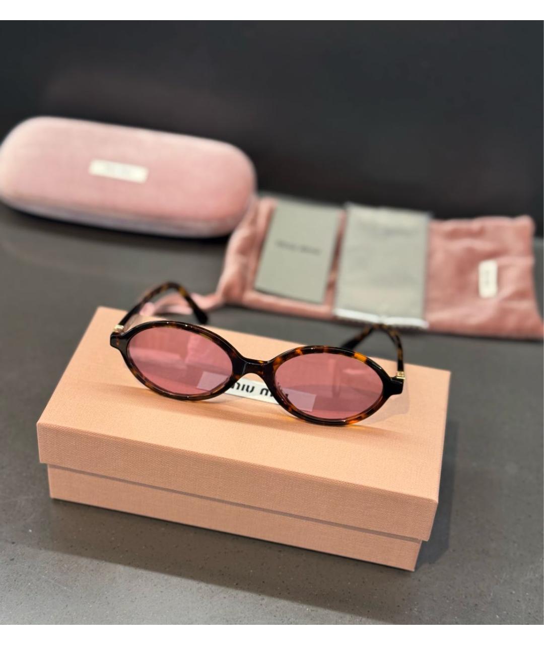 MIU MIU Коричневые пластиковые солнцезащитные очки, фото 4