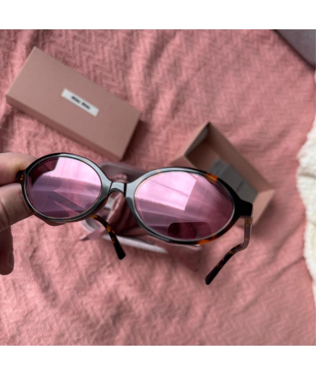 MIU MIU Коричневые пластиковые солнцезащитные очки, фото 3