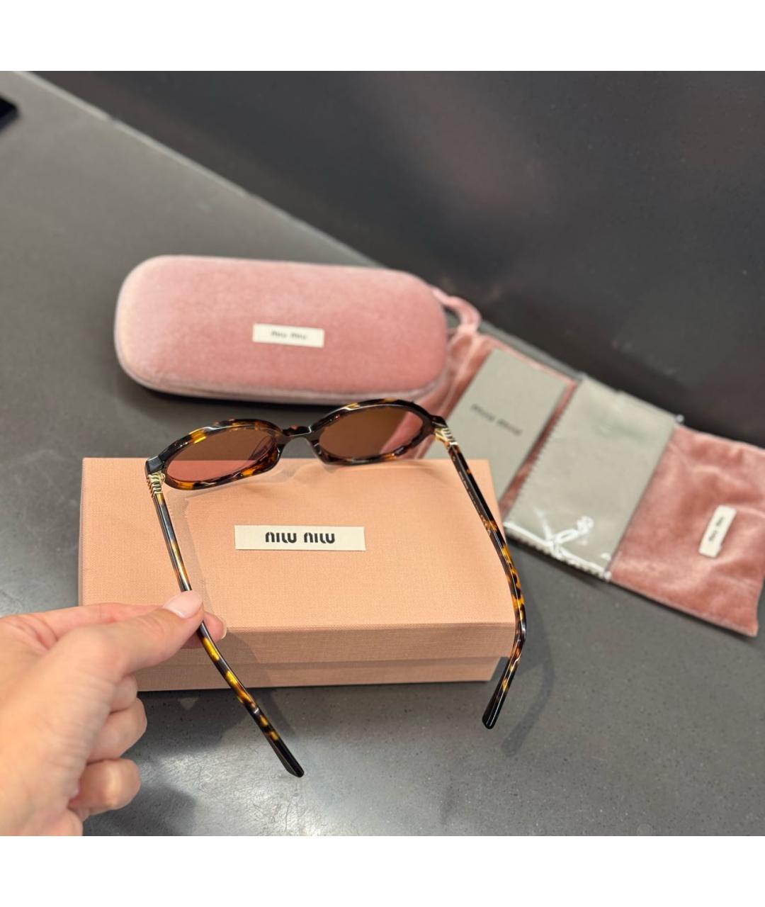 MIU MIU Коричневые пластиковые солнцезащитные очки, фото 2