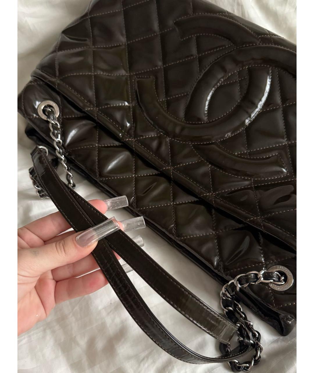 CHANEL Коричневая кожаная сумка с короткими ручками, фото 3