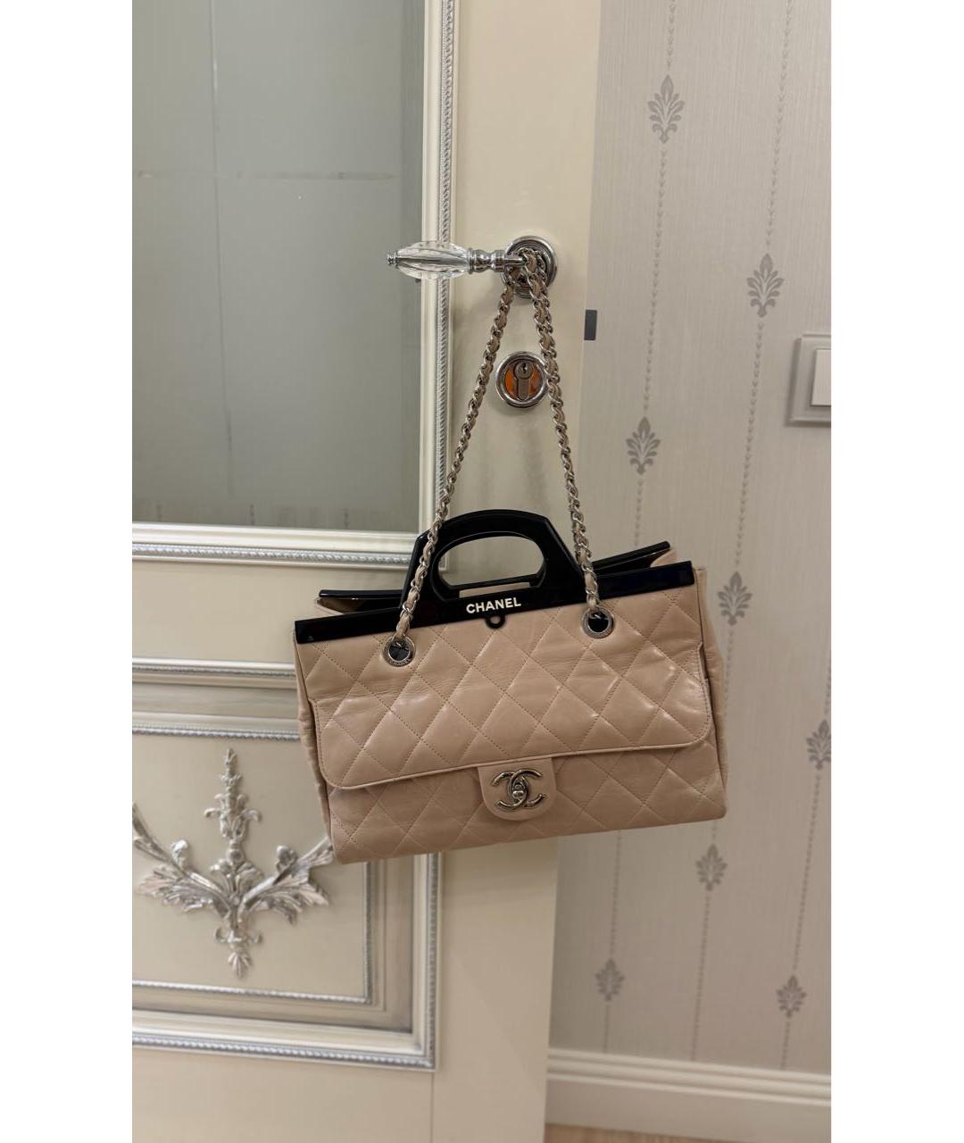 CHANEL Бежевая кожаная сумка с короткими ручками, фото 2