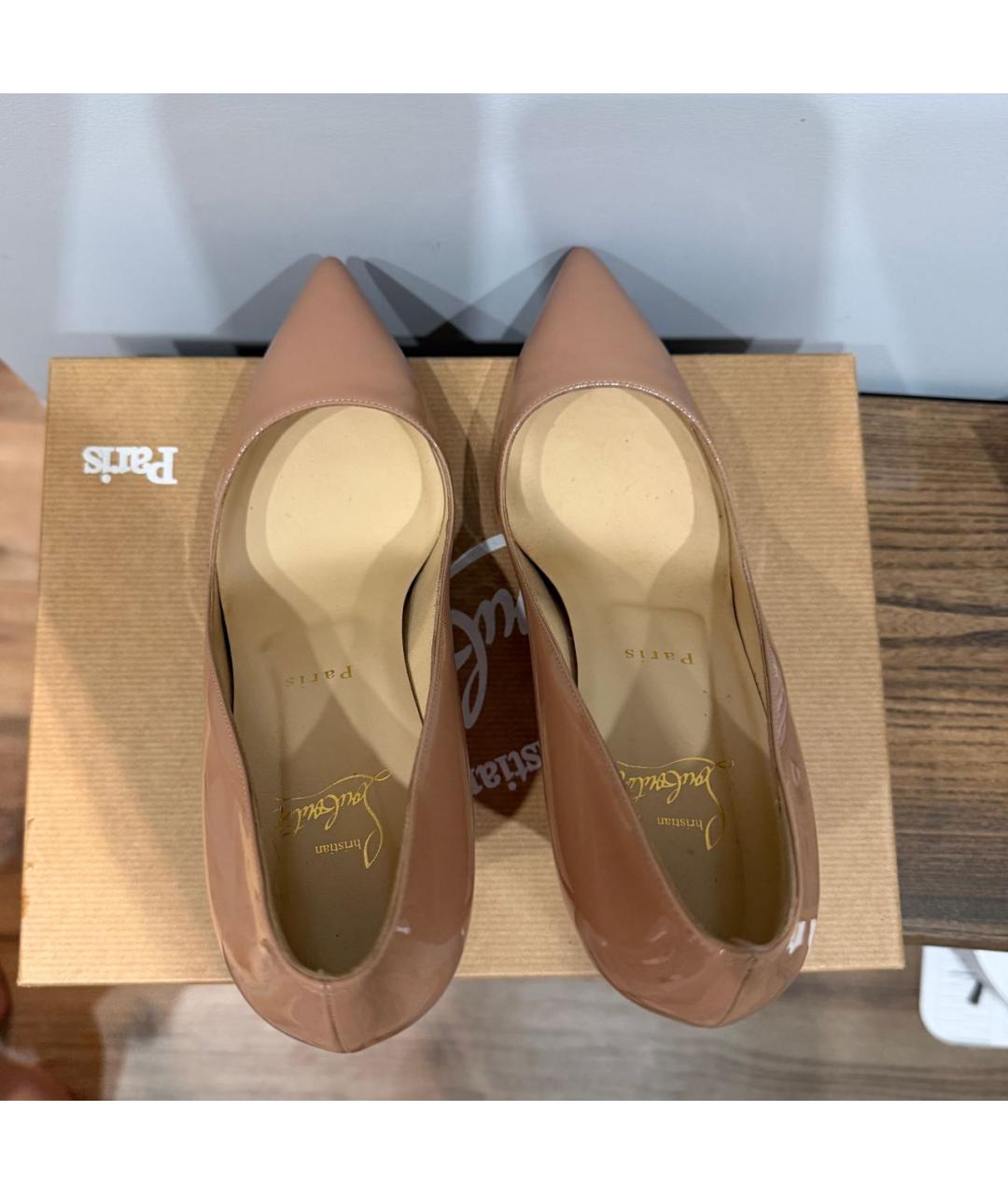 CHRISTIAN LOUBOUTIN Бежевые туфли из лакированной кожи, фото 3