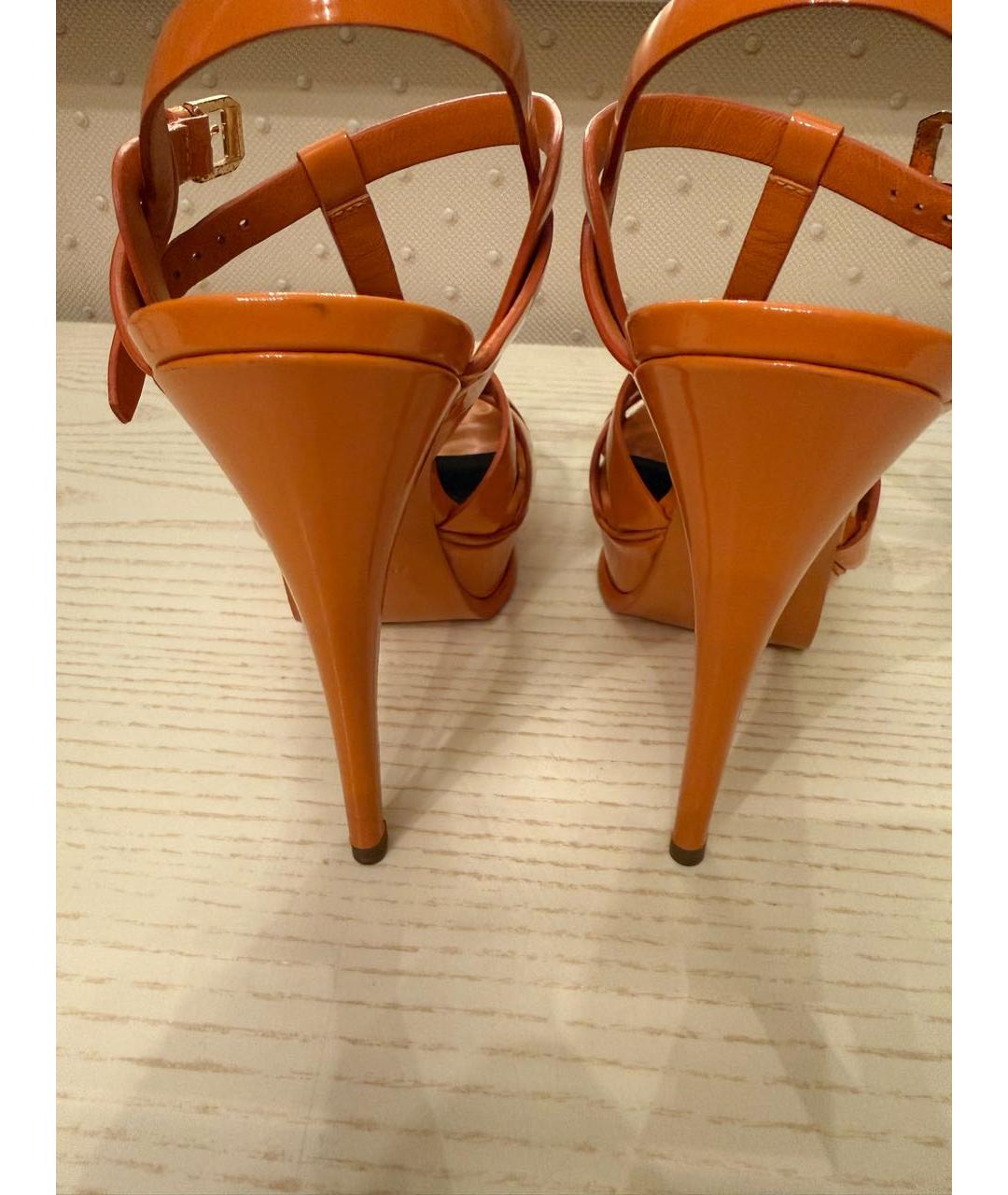 SAINT LAURENT Оранжевое босоножки из лакированной кожи, фото 5
