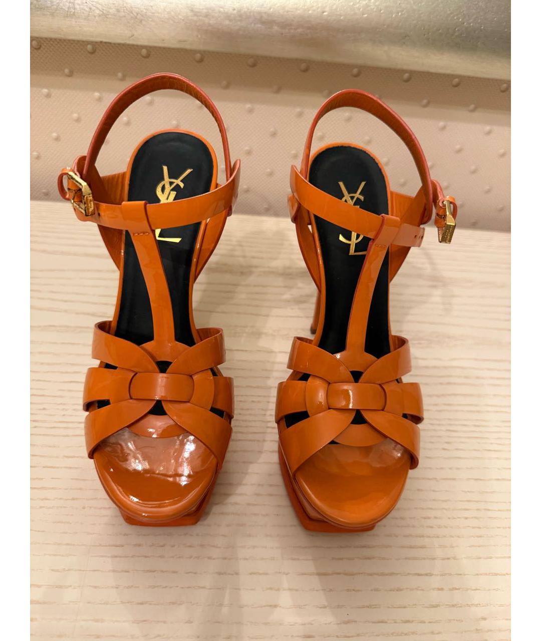 SAINT LAURENT Оранжевое босоножки из лакированной кожи, фото 2