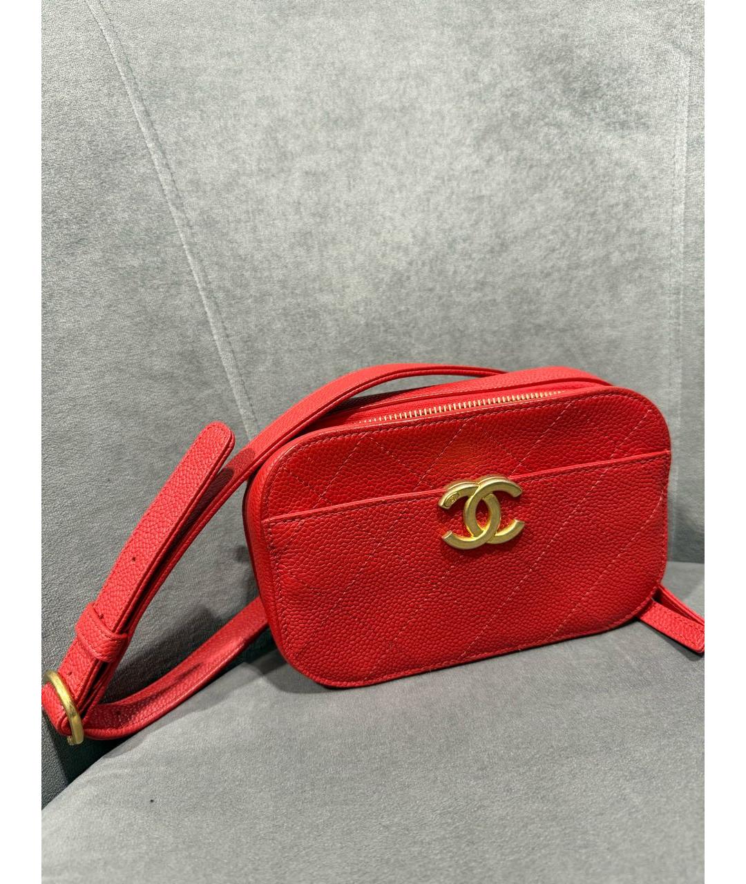CHANEL Красная кожаная поясная сумка, фото 3