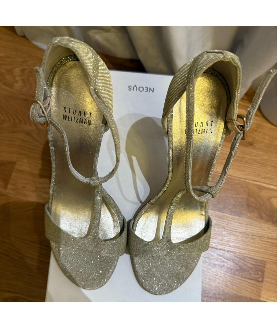 STUART WEITZMAN Золотые текстильные босоножки, фото 3