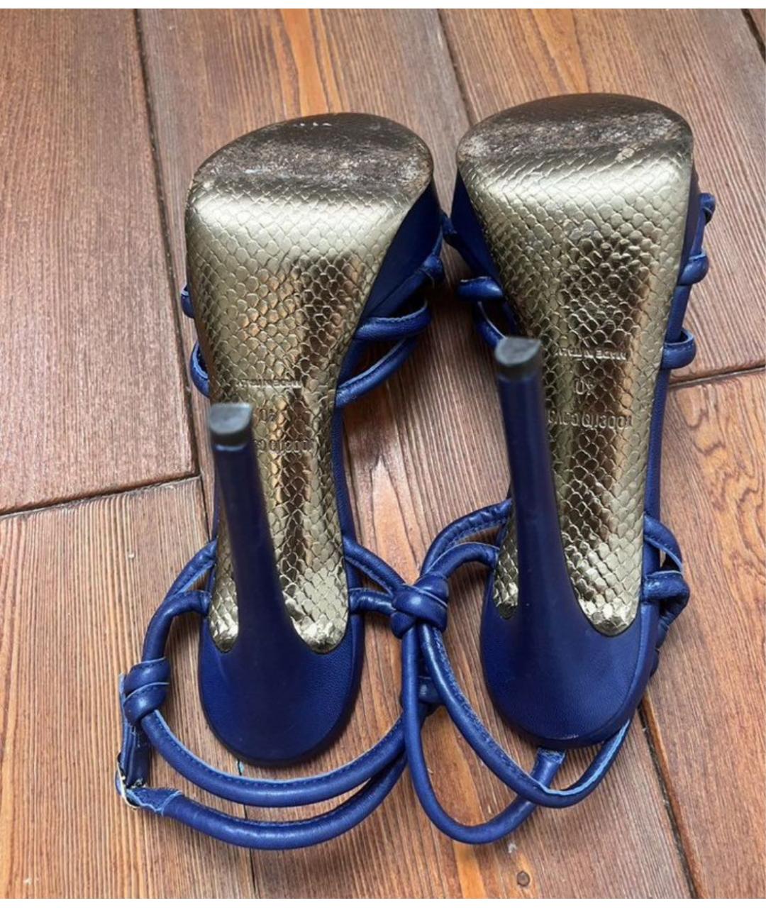 ROBERTO CAVALLI Темно-синие кожаные босоножки, фото 4