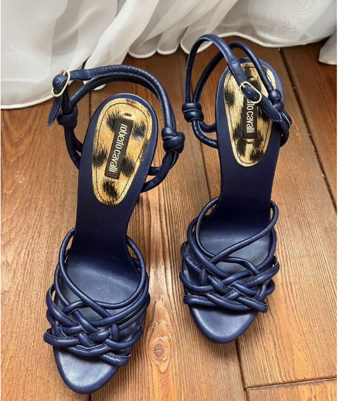 ROBERTO CAVALLI Темно-синие кожаные босоножки, фото 3