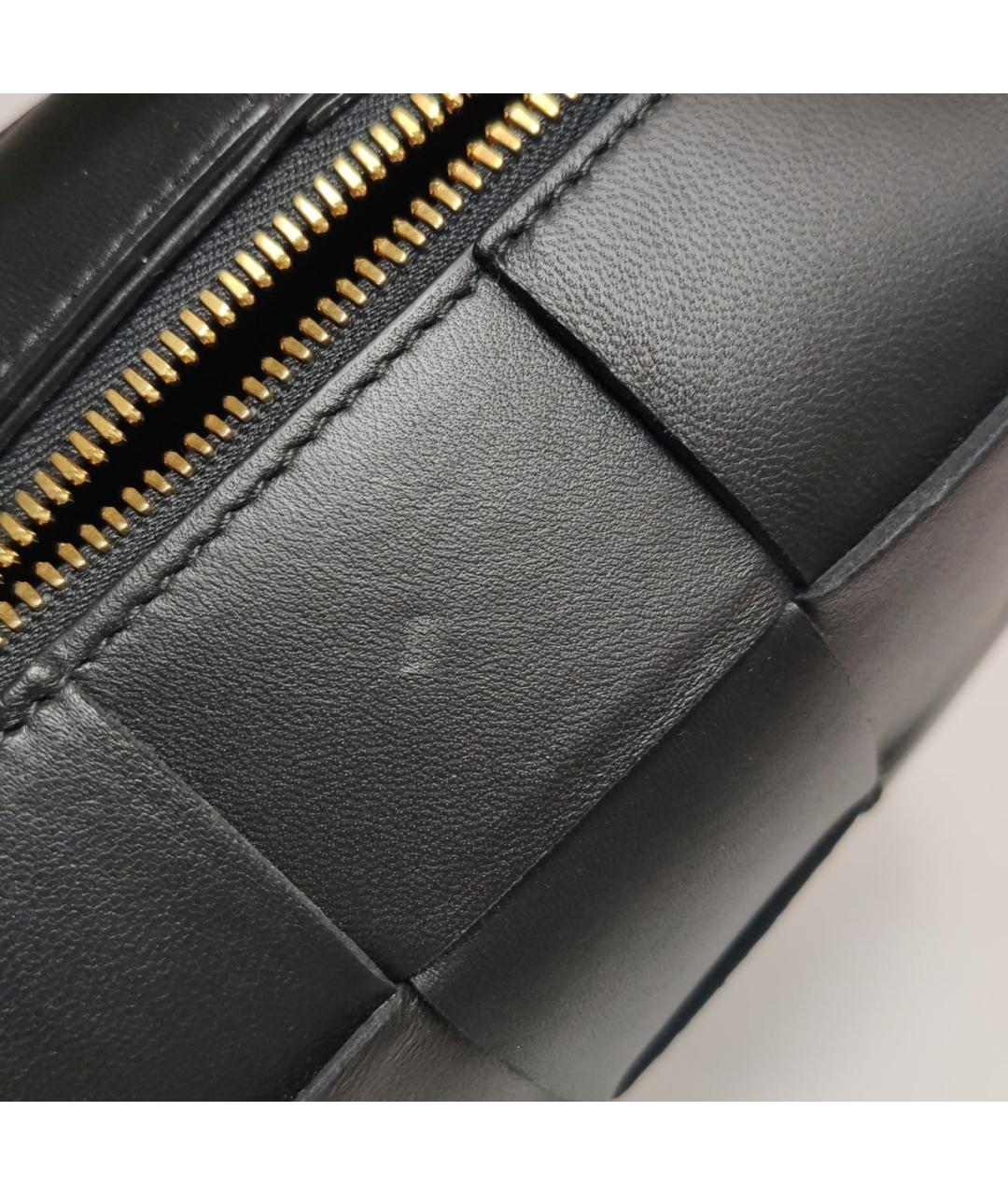 BOTTEGA VENETA Черная кожаная сумка с короткими ручками, фото 6