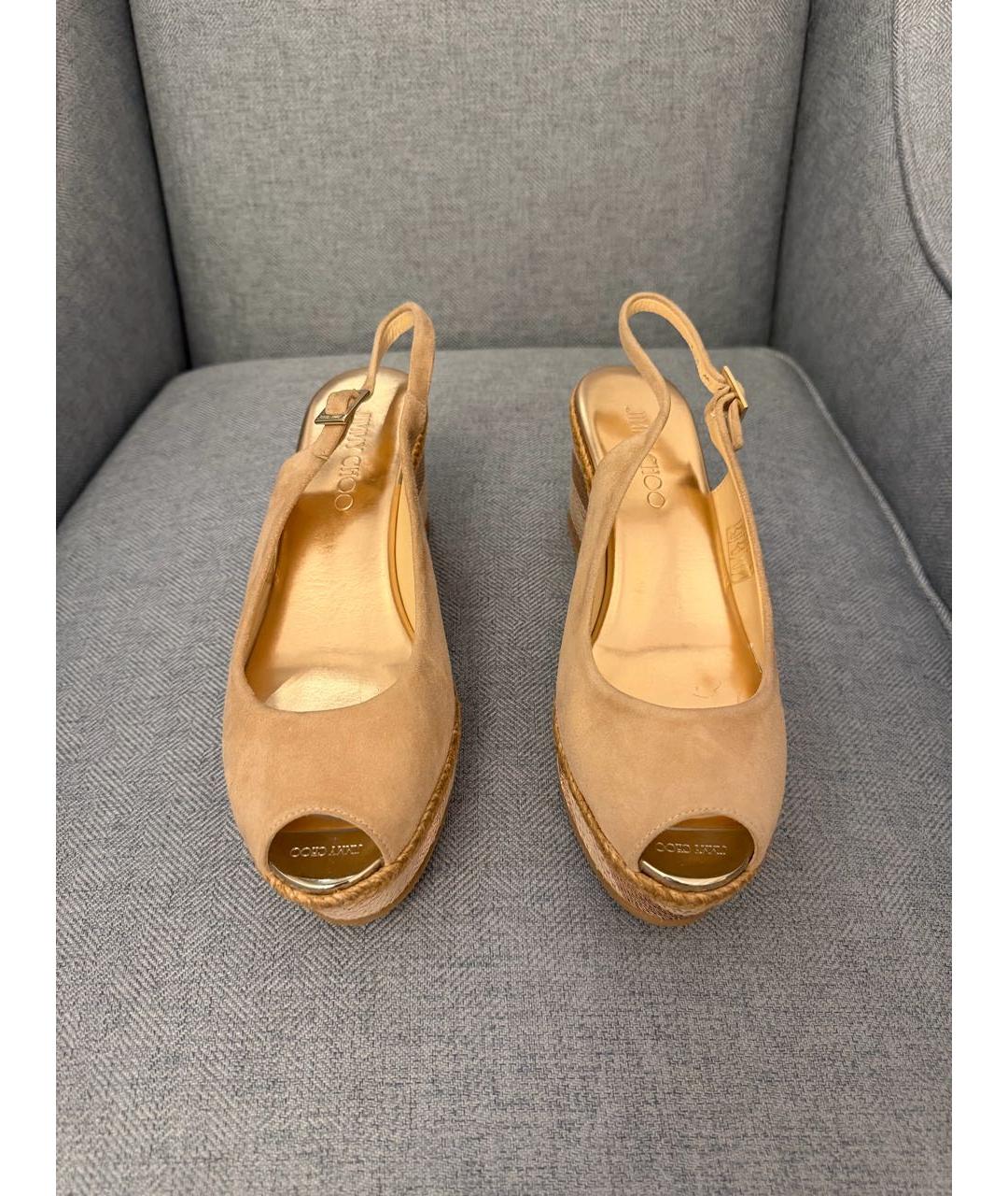JIMMY CHOO Бежевые замшевые босоножки, фото 2
