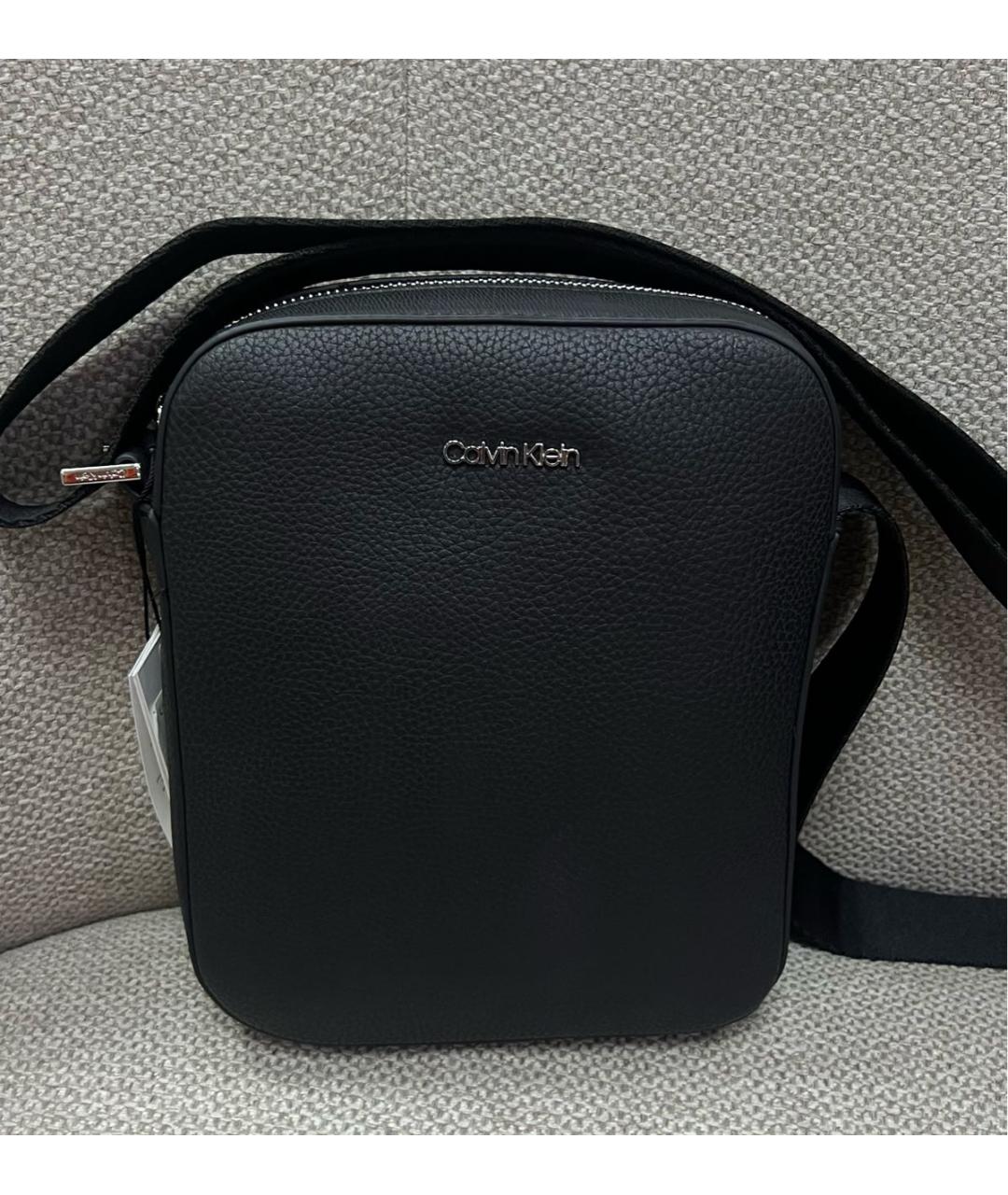 CALVIN KLEIN Черная сумка на плечо, фото 4