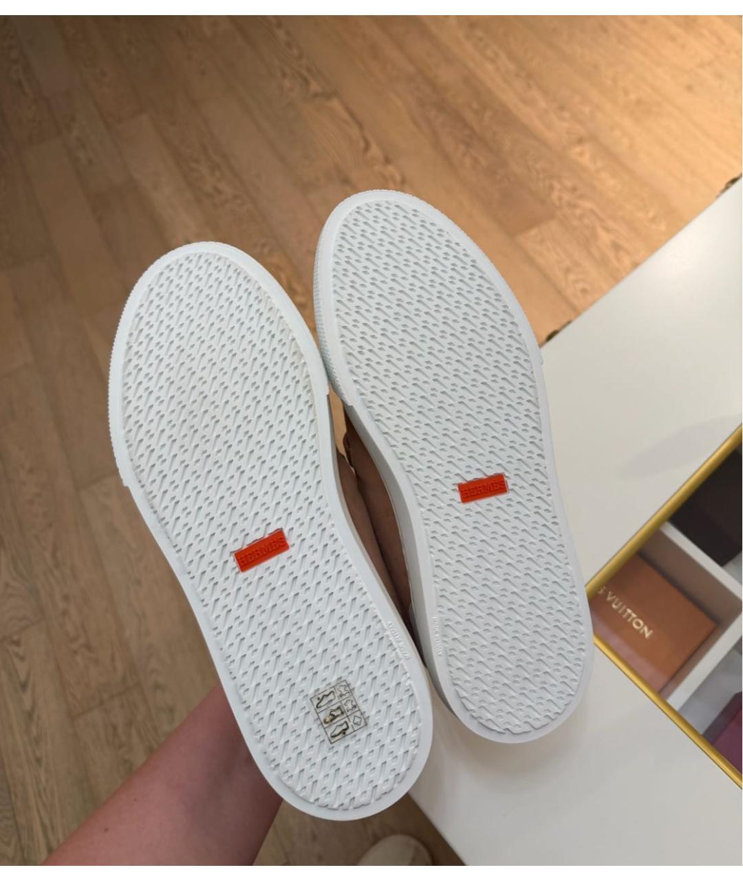 HERMES Коралловые замшевые кеды, фото 3