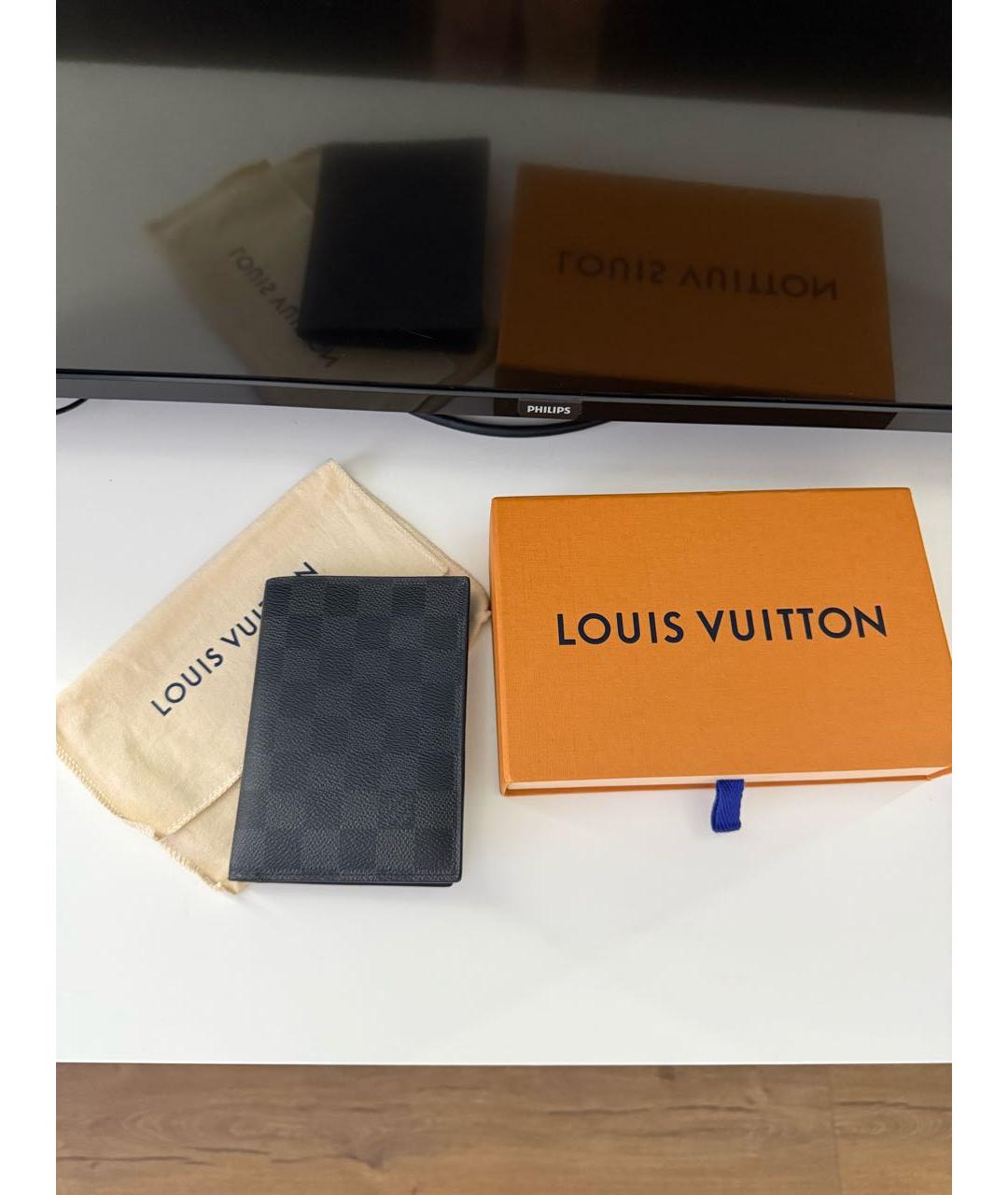 LOUIS VUITTON Серый кожаный кошелек, фото 4