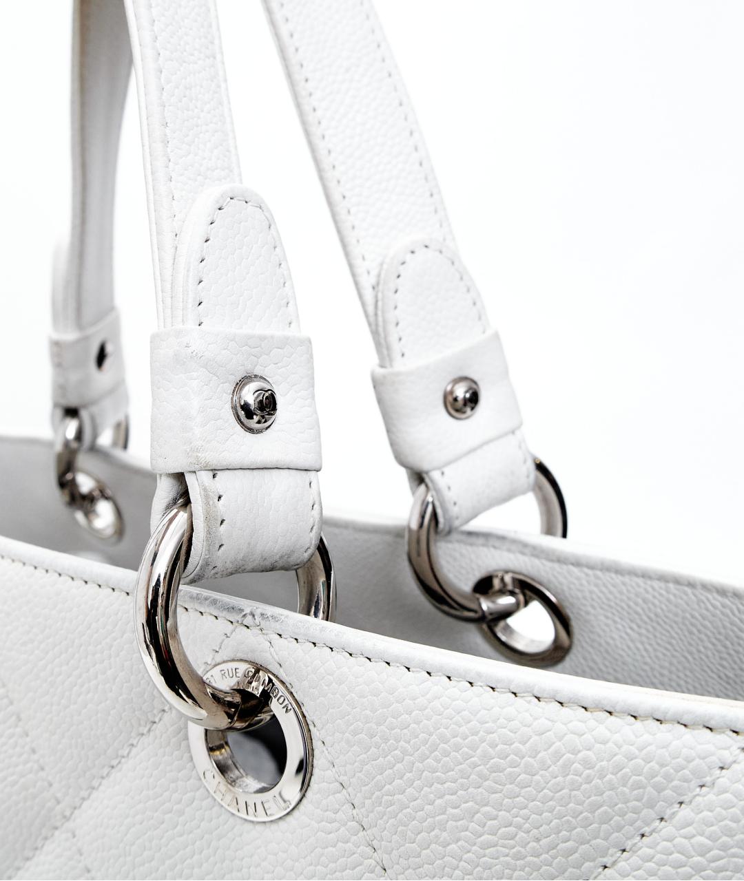 CHANEL Белая кожаная сумка с короткими ручками, фото 3