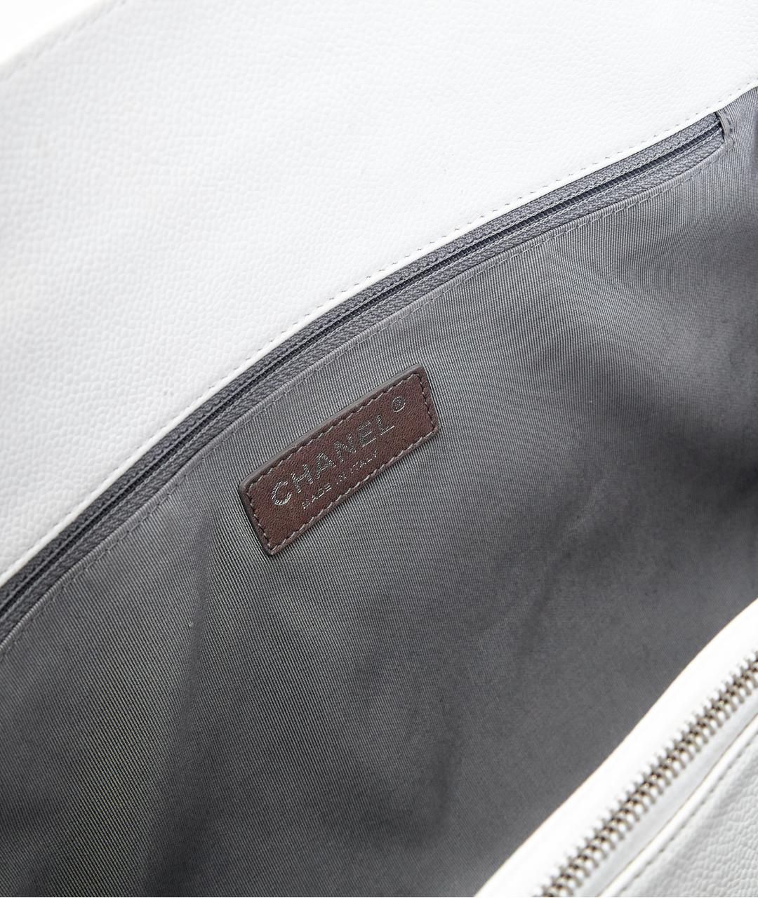 CHANEL Белая кожаная сумка с короткими ручками, фото 6