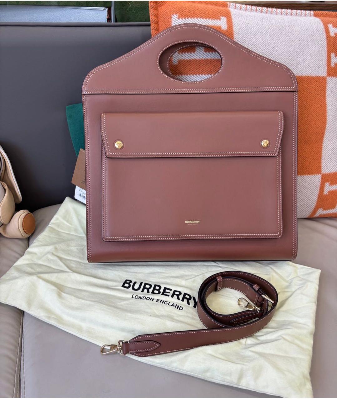 BURBERRY Коричневая кожаная сумка с короткими ручками, фото 2