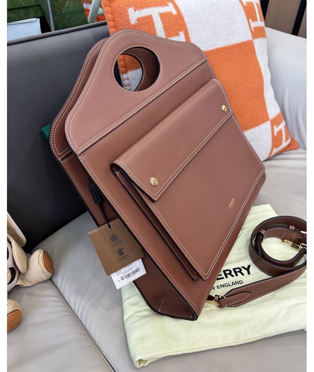 BURBERRY Коричневая кожаная сумка с короткими ручками, фото 3