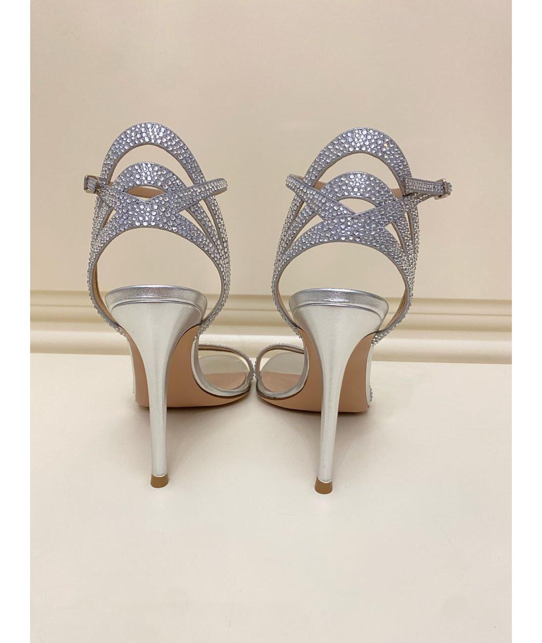 GIANVITO ROSSI Серебряные кожаные босоножки, фото 3