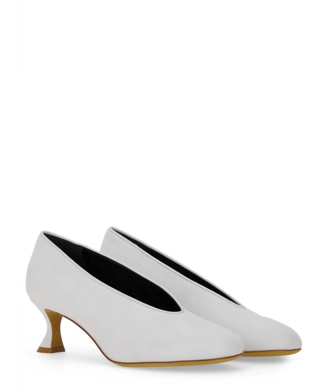 MOSCHINO Белые синтетические туфли, фото 2