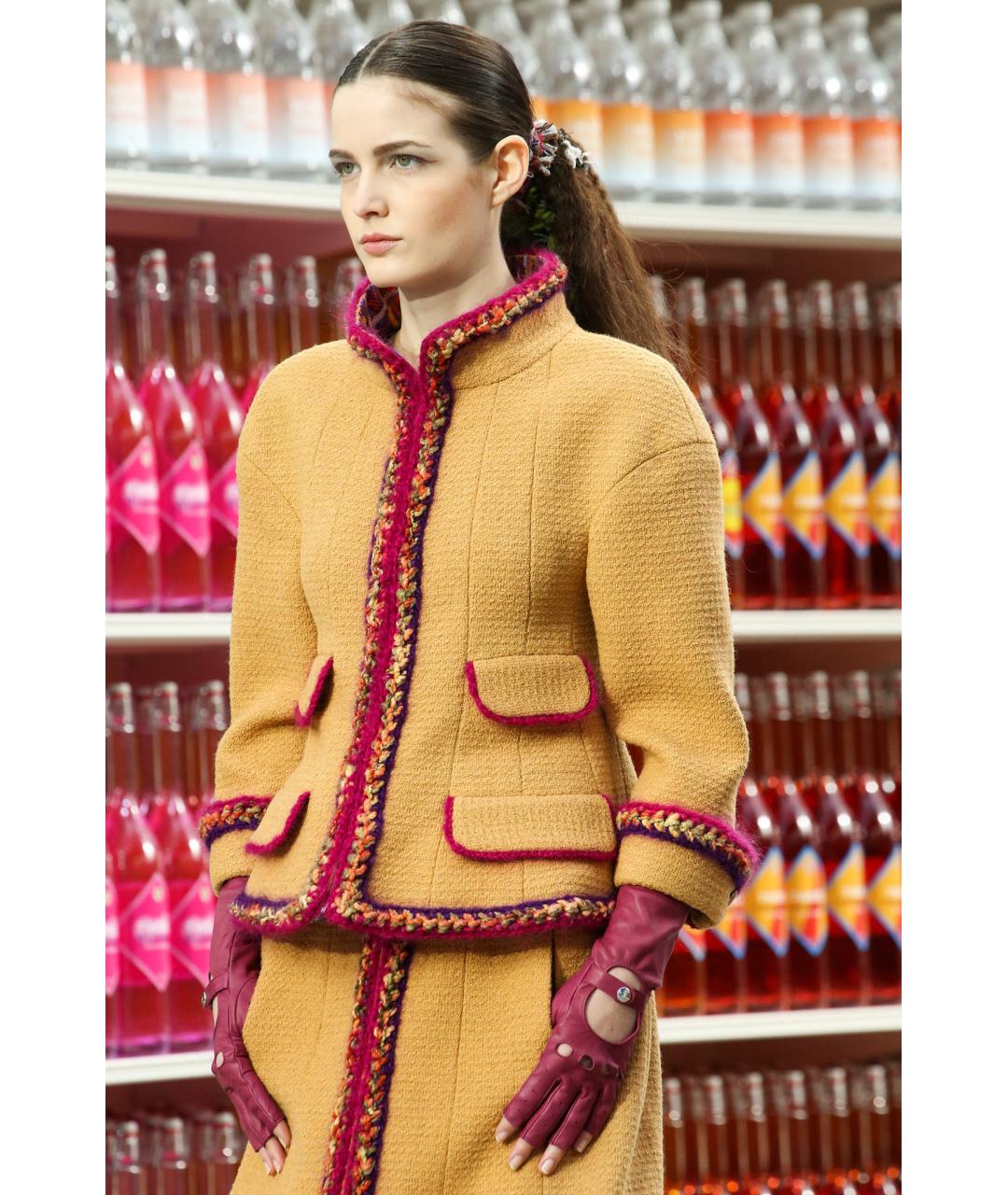 CHANEL Горчичный твидовый жакет/пиджак, фото 3