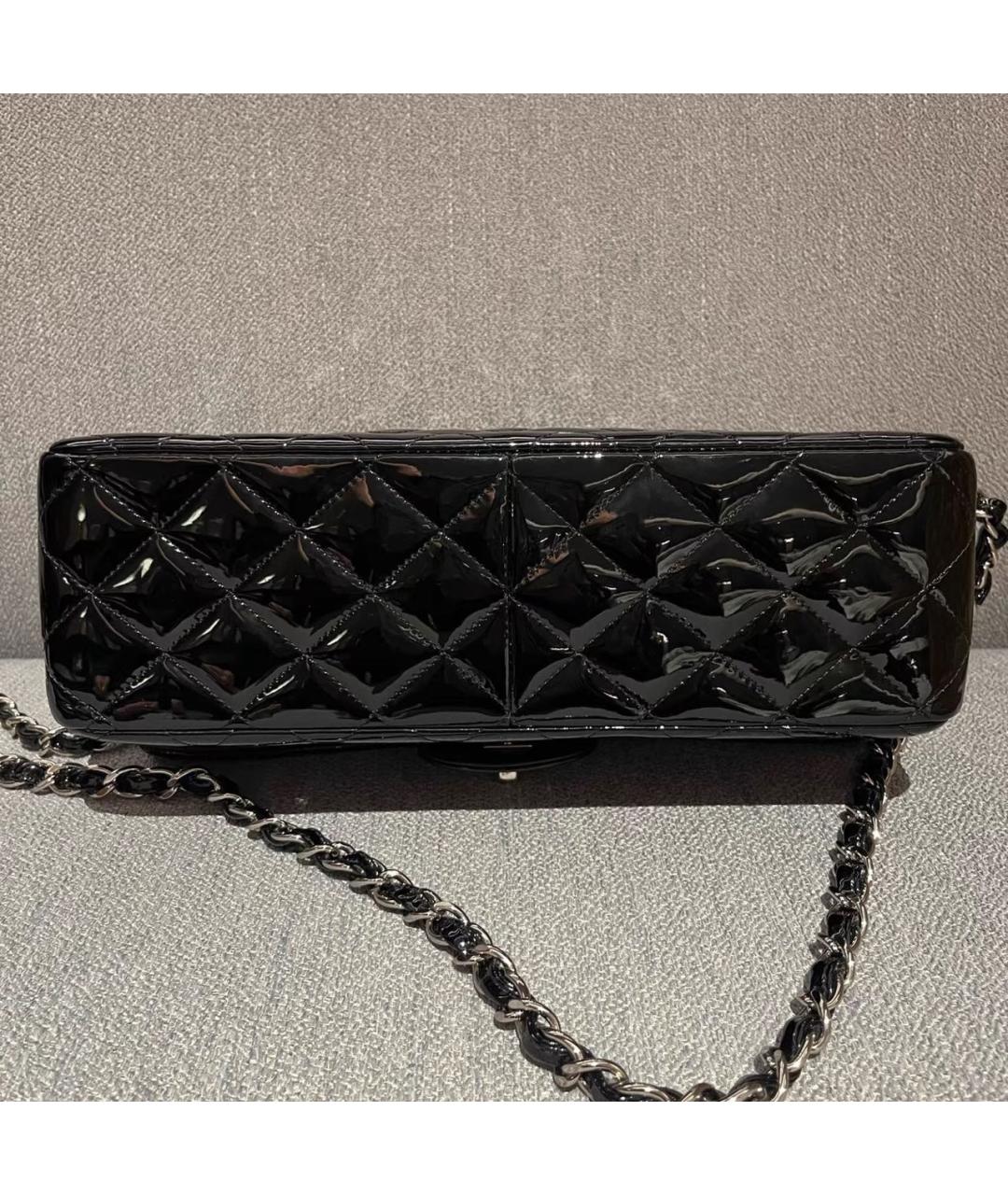CHANEL Черная сумка через плечо из лакированной кожи, фото 5