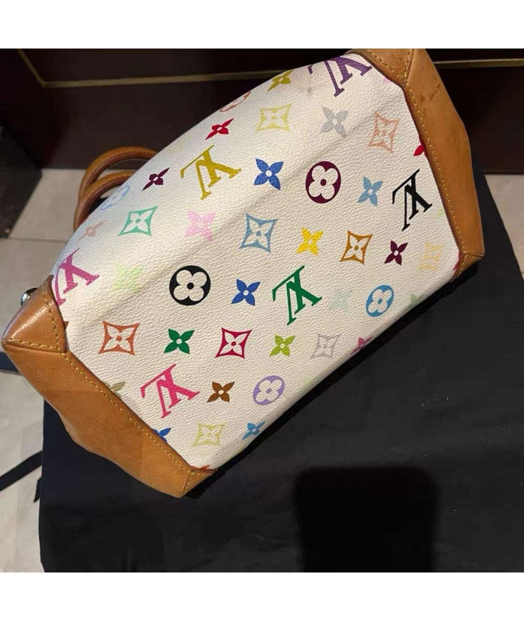 LOUIS VUITTON Белая кожаная сумка с короткими ручками, фото 5