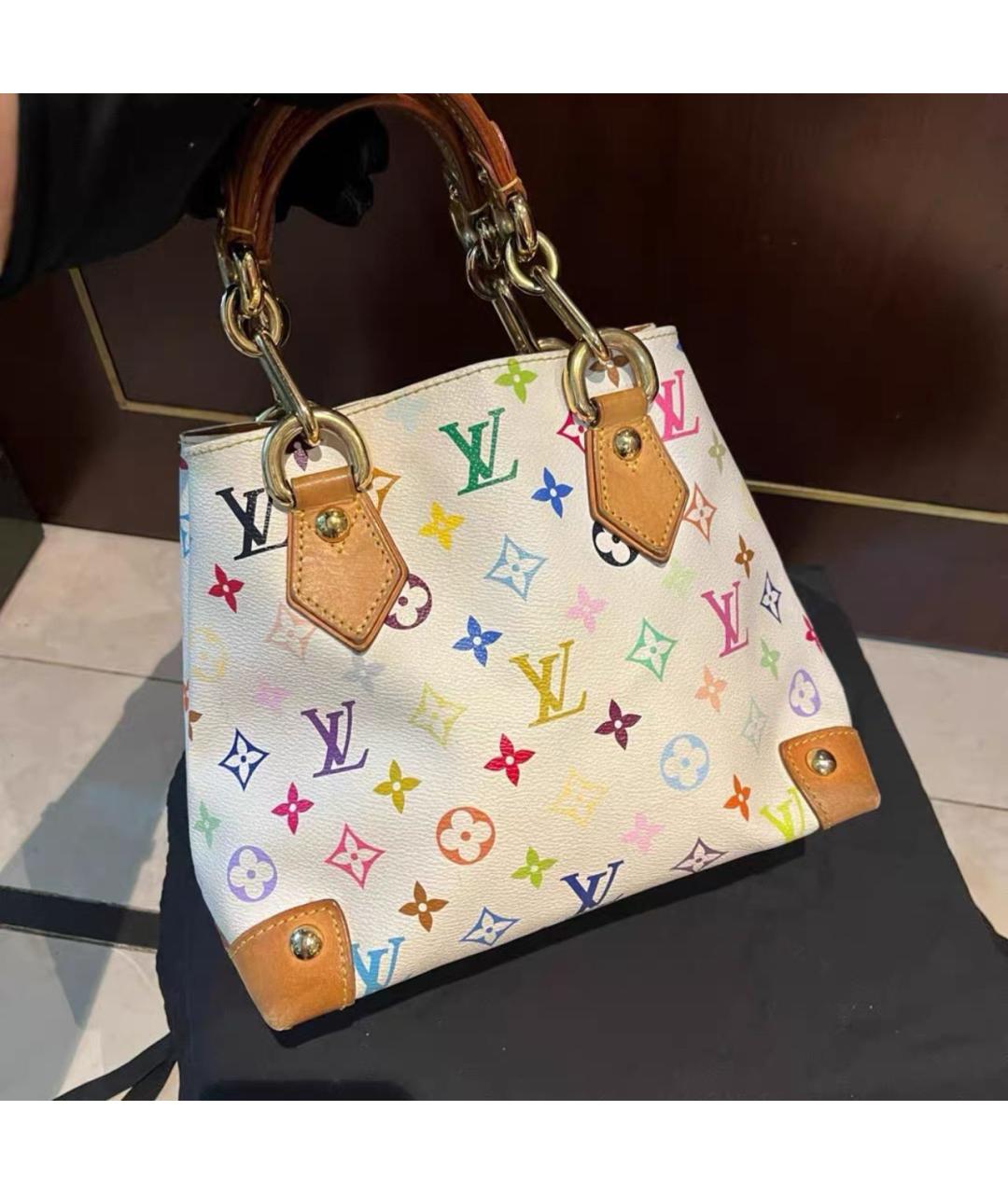 LOUIS VUITTON Белая кожаная сумка с короткими ручками, фото 9