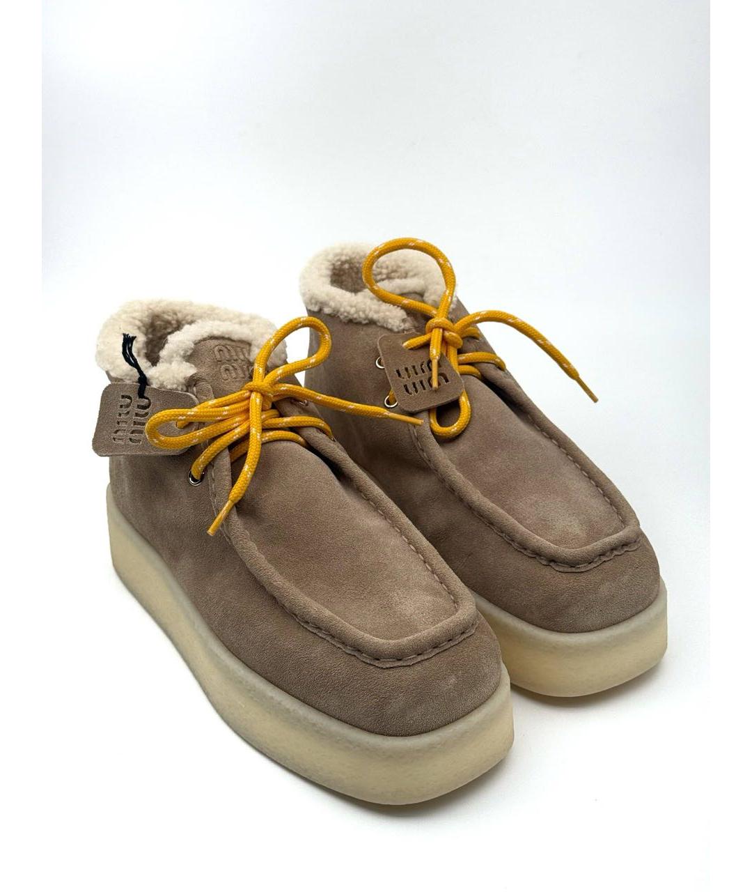 MIU MIU Бежевые замшевые ботинки, фото 2