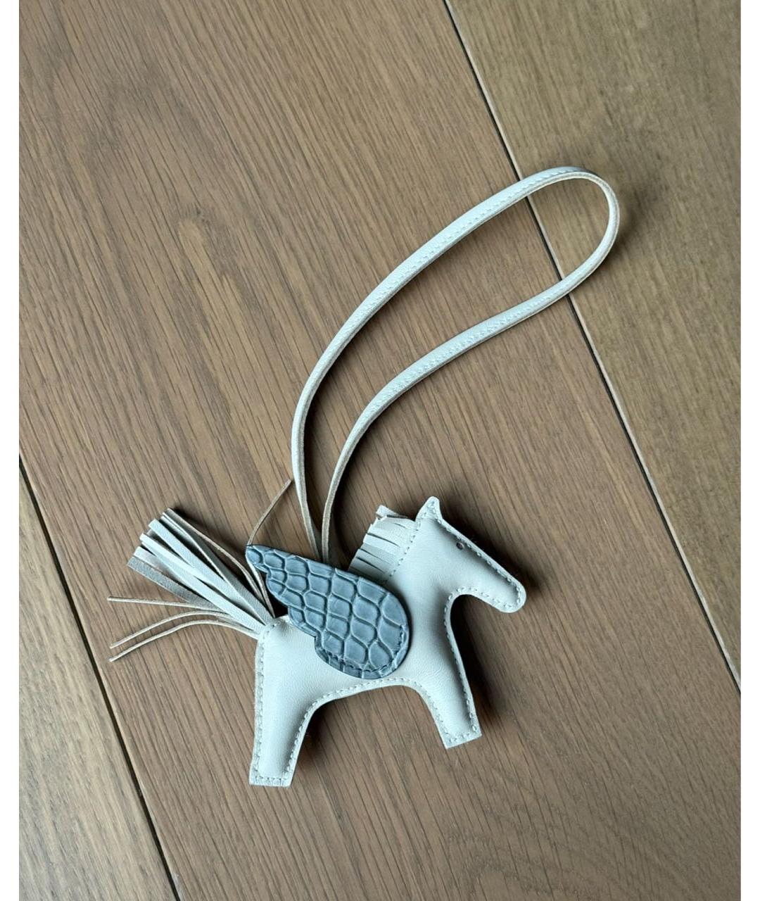 HERMES Белый брелок, фото 2