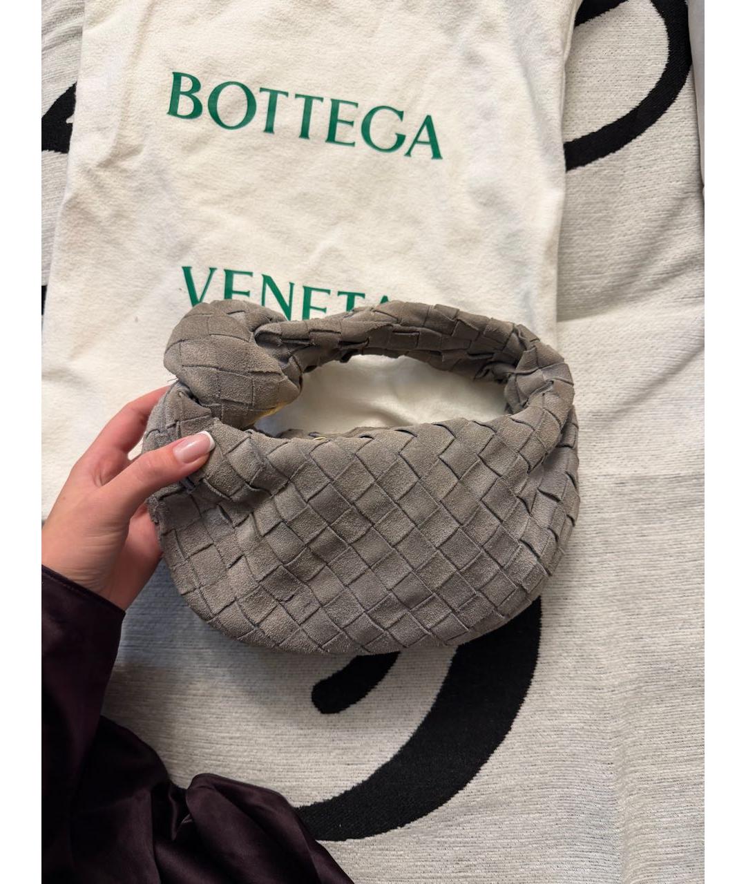 BOTTEGA VENETA Серая замшевая сумка с короткими ручками, фото 2
