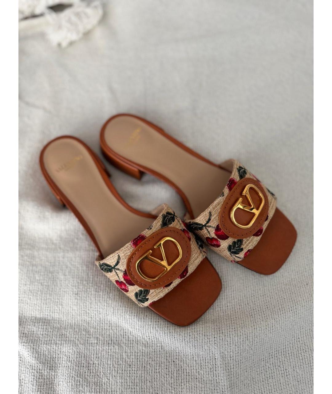 VALENTINO Бежевые текстильные шлепанцы, фото 4