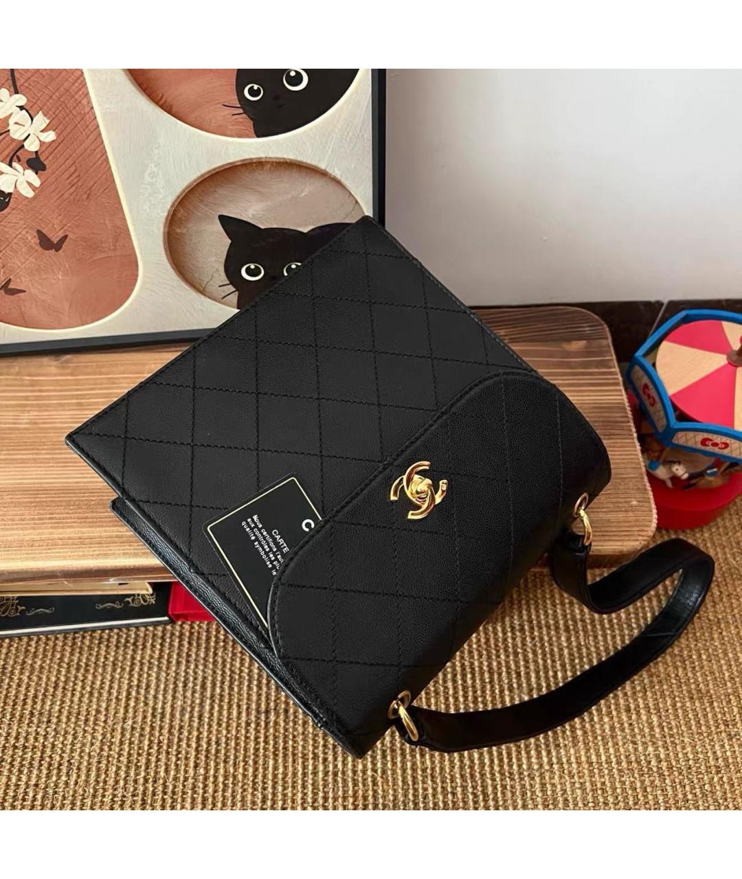 CHANEL Черная кожаная сумка с короткими ручками, фото 5