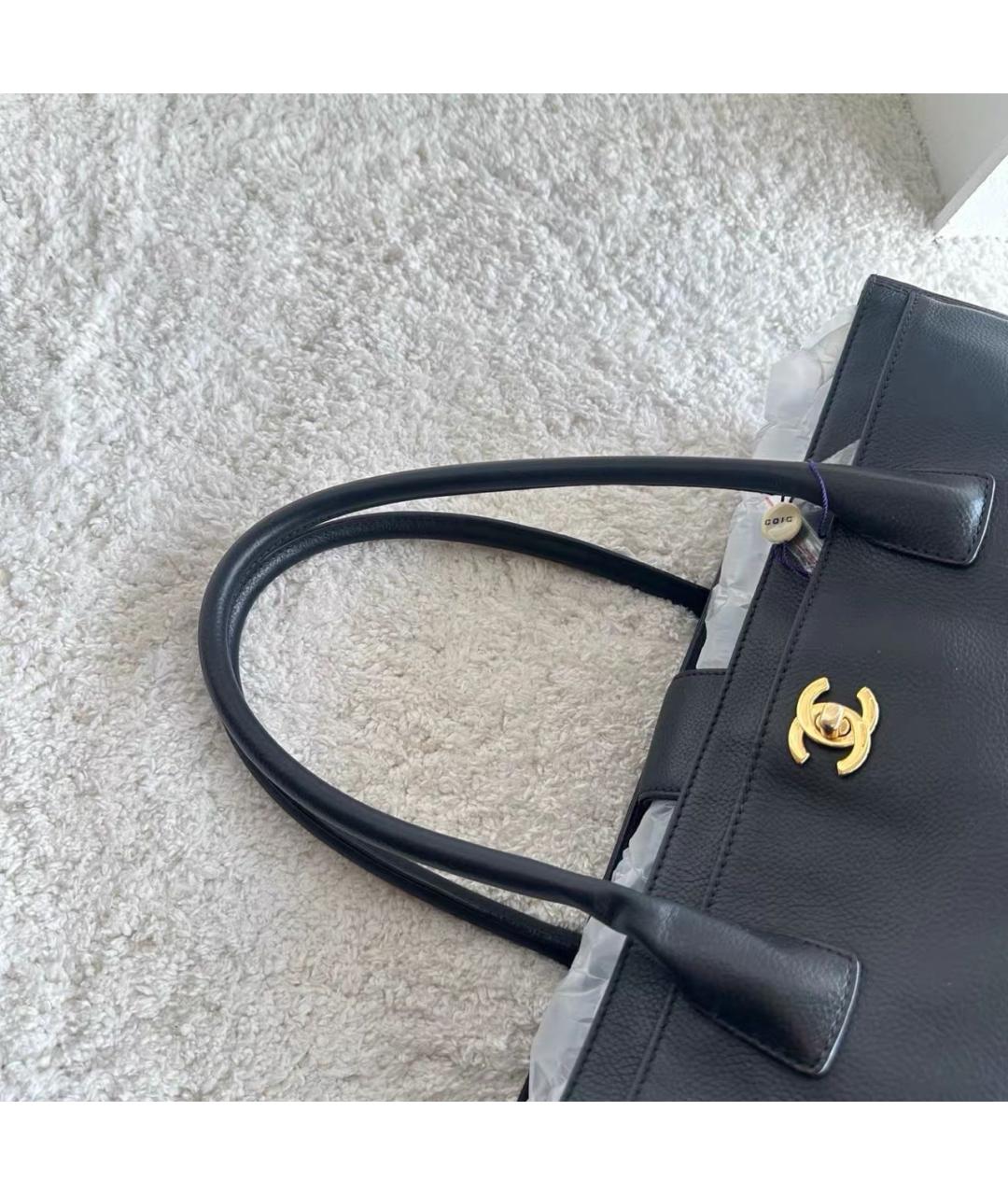 CHANEL Черная кожаная сумка тоут, фото 5